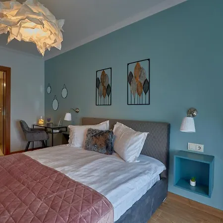 Velvet Apartment